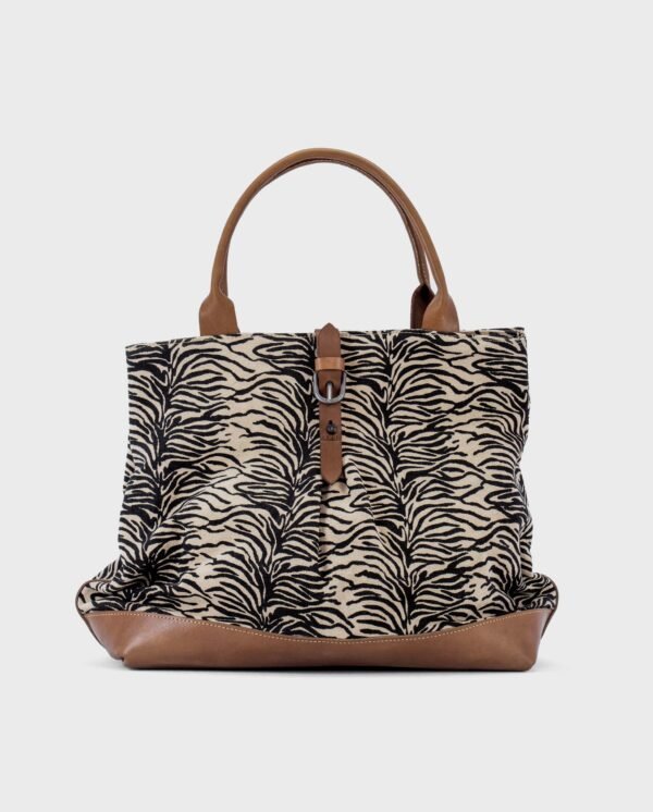 Lobelia — Black Lynx