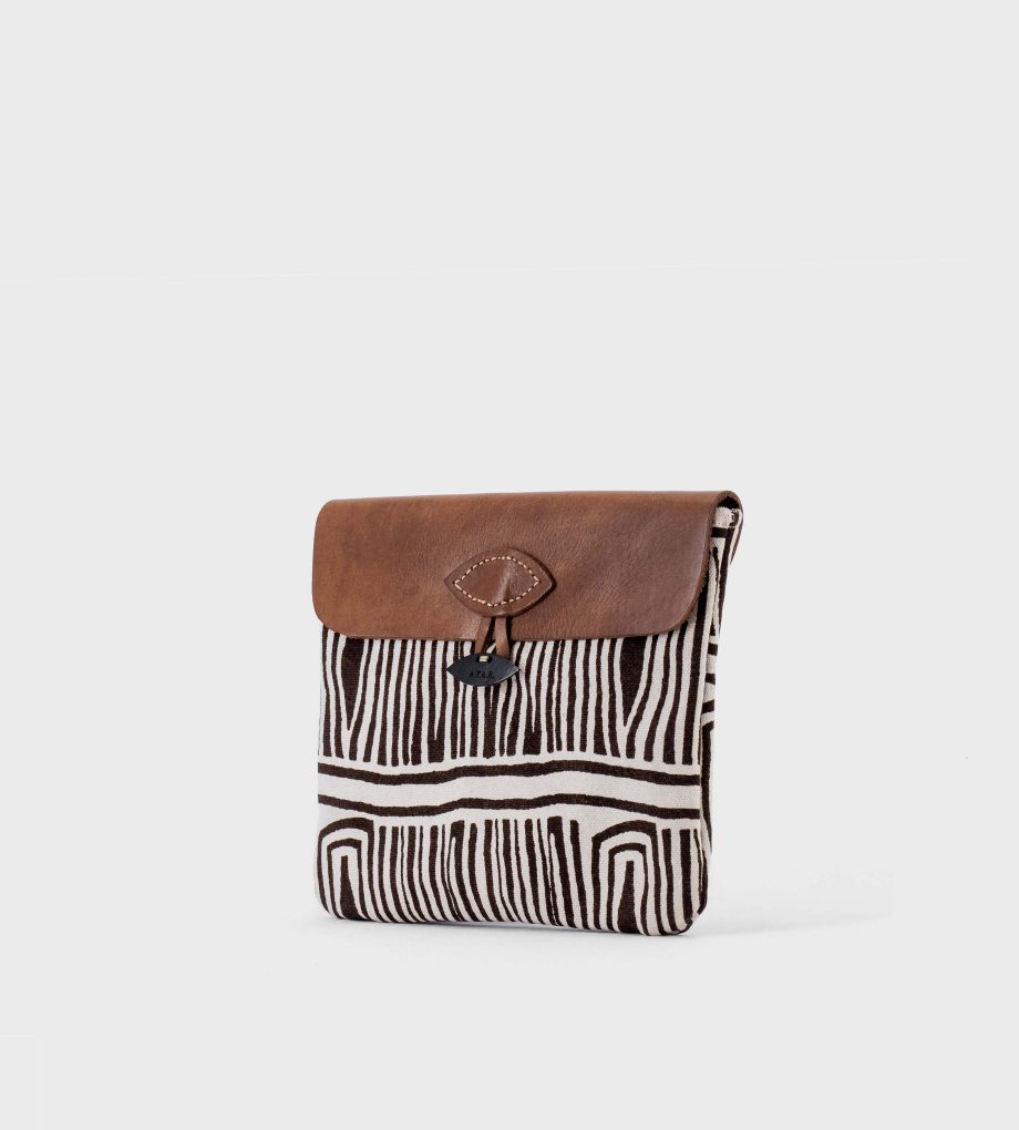 Tablet-Case-tucul-brown-2