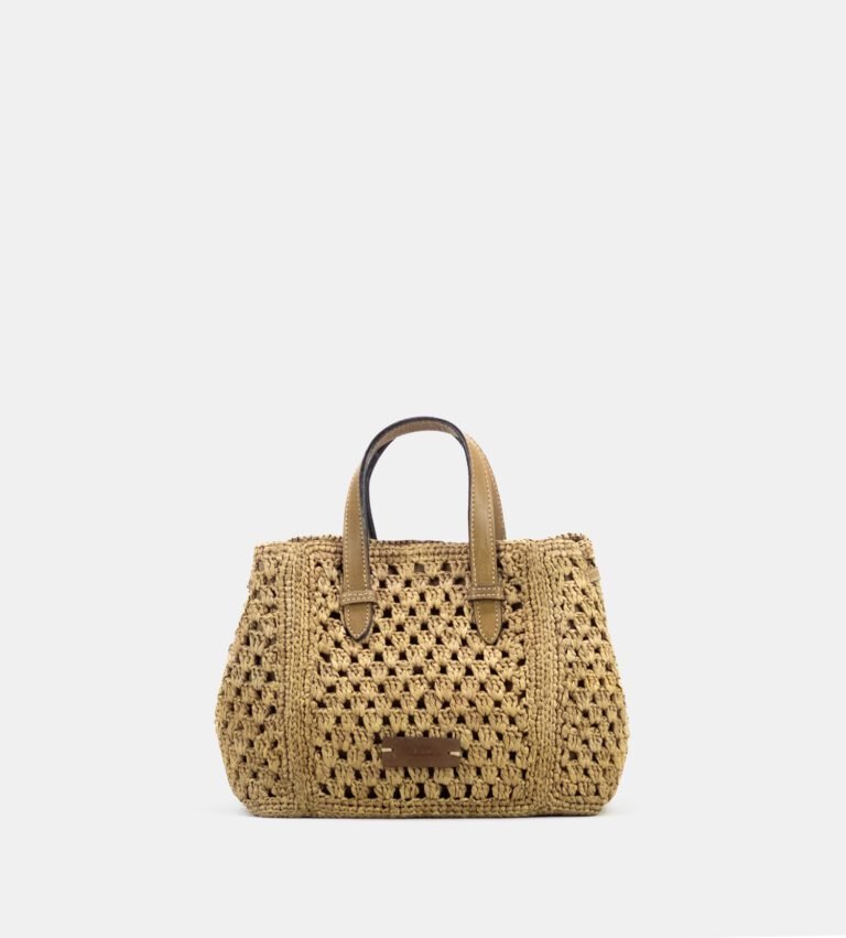 Lucy Small - Cognac